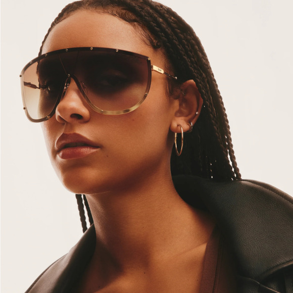 Quay Australia ON SET Shield Sunglasses - Brushed Gold/Camel Gradient - NWT - Picture 3 of 13